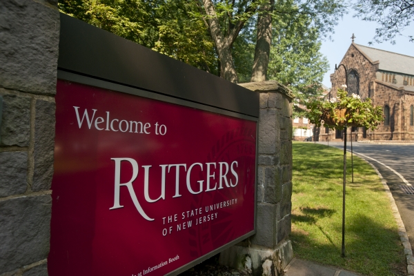 NR11RutgersSign27751